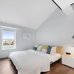 Elegant Paddington Penthouse By Morethanstays